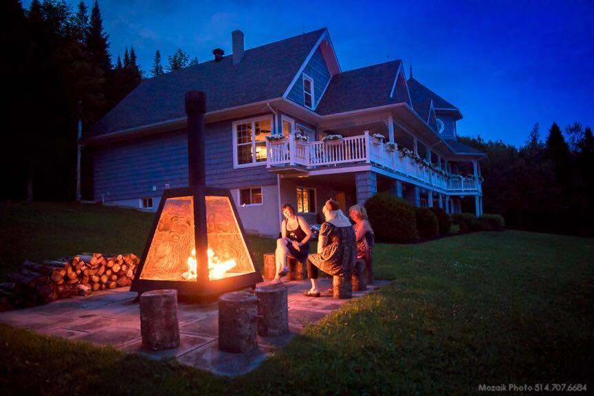 La Maison Bleue Du Lac Wallace Coaticook Bagian luar foto