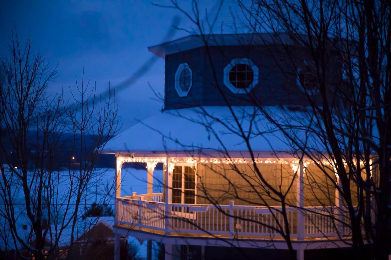 La Maison Bleue Du Lac Wallace Coaticook Bagian luar foto